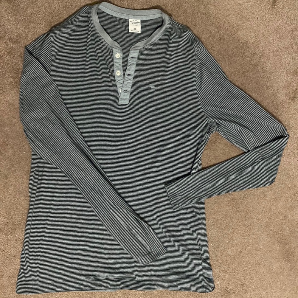 XL Mens Abercrombie & Fitch long sleeve shirt
